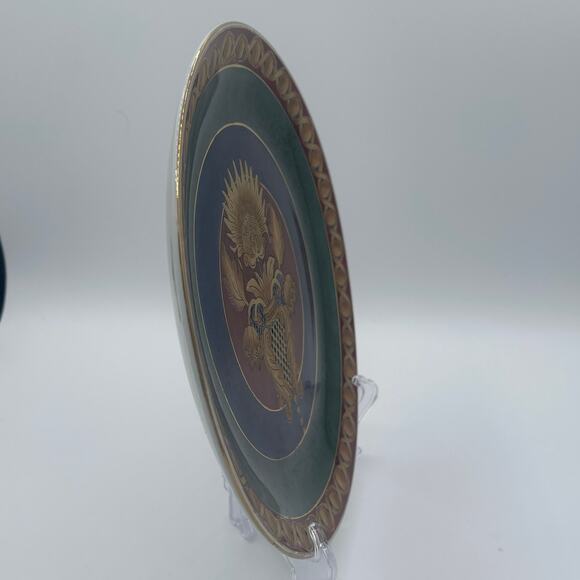 ORIENTAL ACCENT 10 INCH LOCHINVAR DECORATIVE PLATE, Made in China, Porcelain - Picture 4 of 9